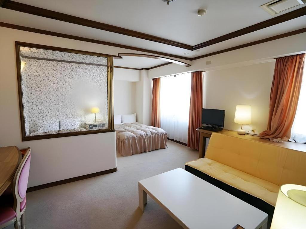 Neyagawa Trend Hotel Osaka Exterior foto