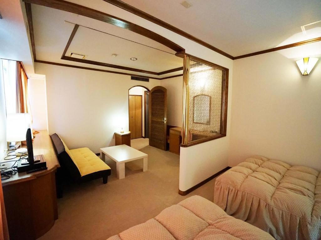 Neyagawa Trend Hotel Osaka Exterior foto